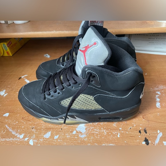 Jordan 5 Metallic 2016 - Picture 3 of 6